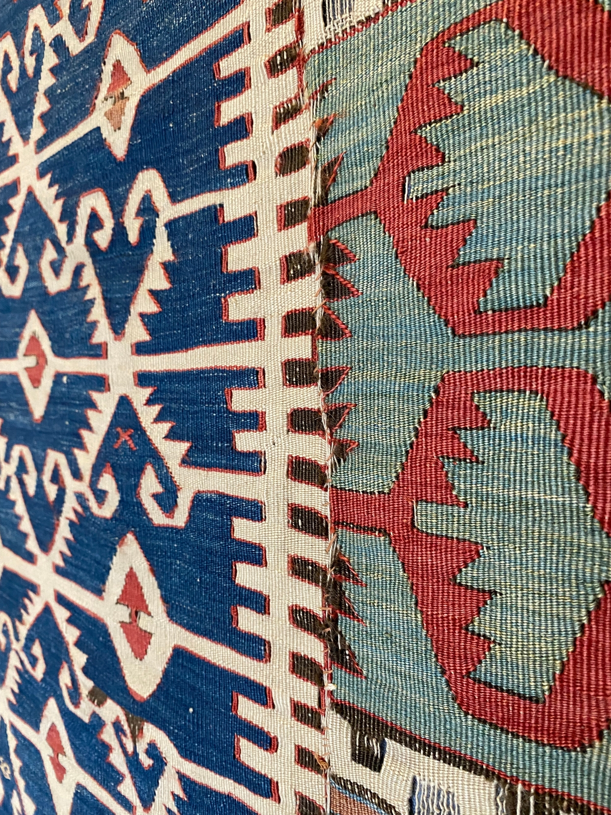 How is a carpet woven?